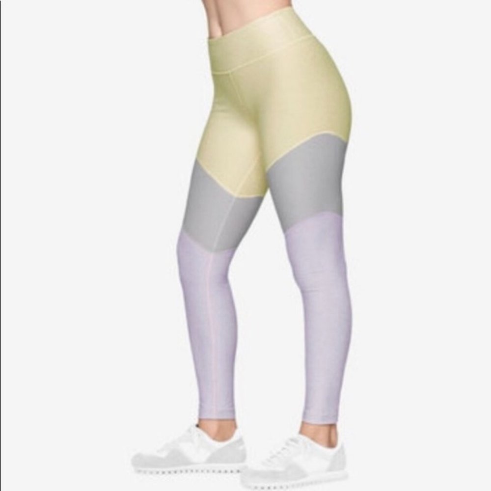 NWT Outdoor Voices Medium 7/8 Color Block Leggings - Picture 1 of 2